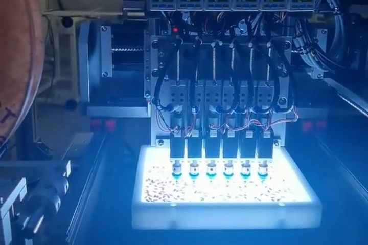 Application of flexible feeding tape